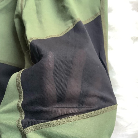 The Barre Code 7/8 Leggings High Panel Mesh Army Green Large - Picture 6 of 9